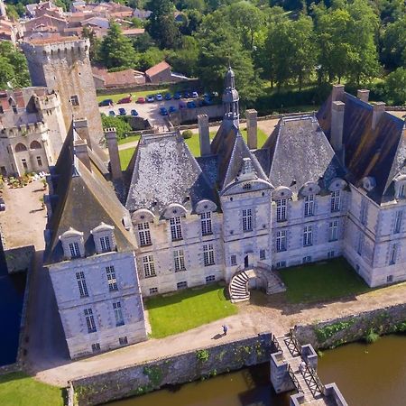 Chateau De Saint Loup Exterior photo