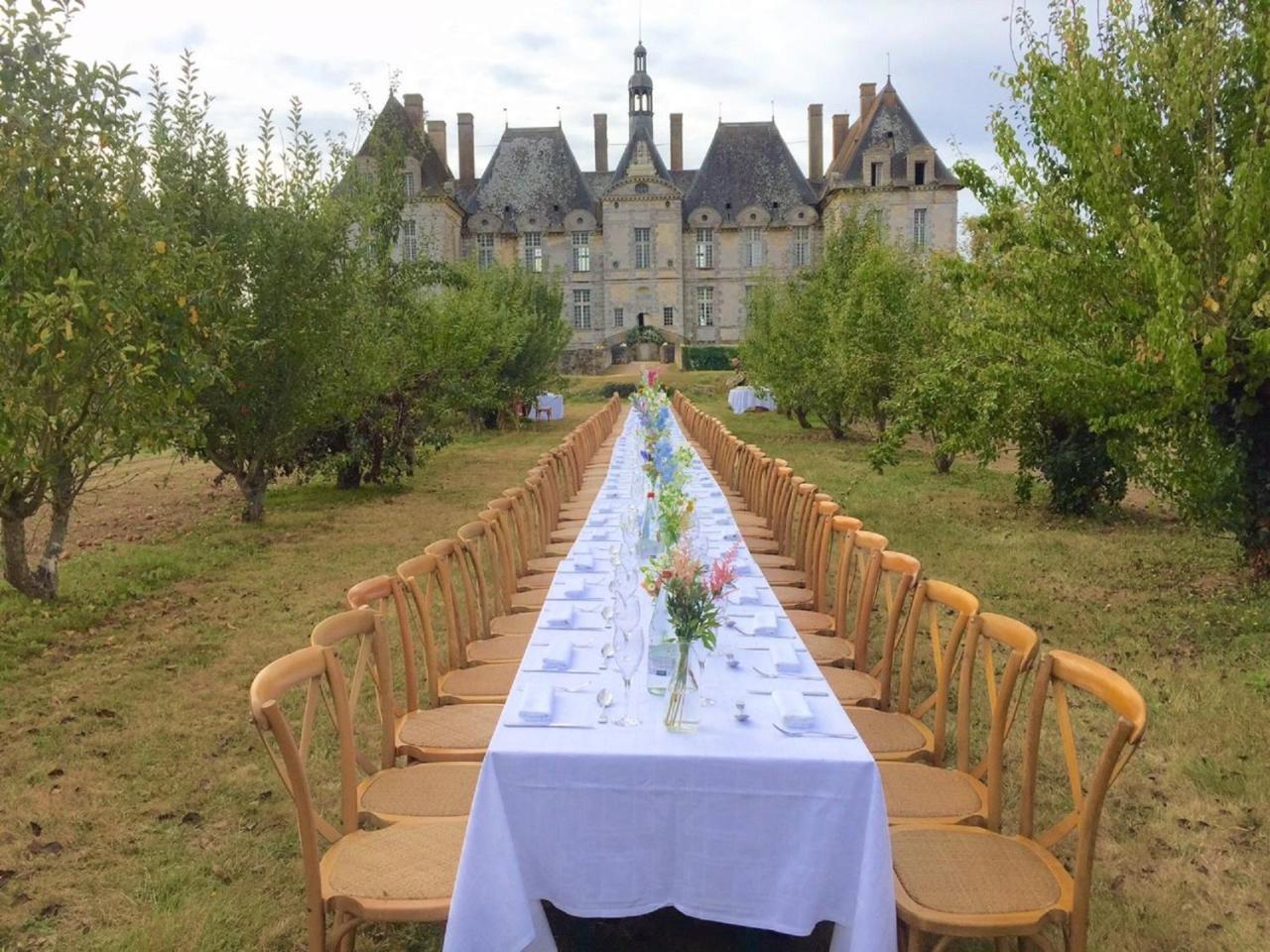 Chateau De Saint Loup Exterior photo